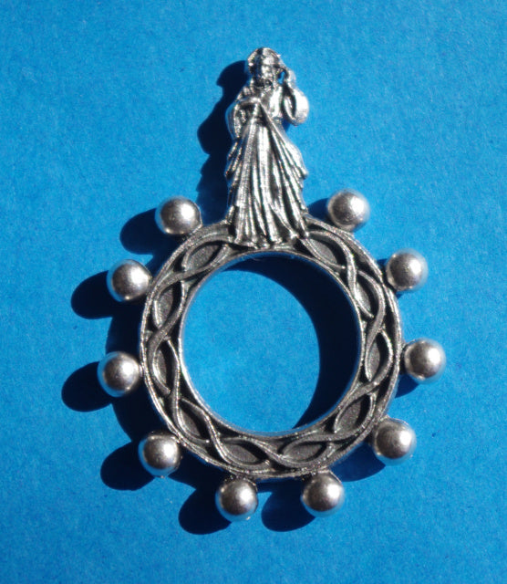 Divine Mercy Silhouette Rosary Ring (RR-31) – TheHolyCardCompany